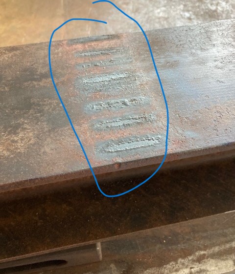 Richtfigur an Doppel-T-Träger – induktiv eingebracht