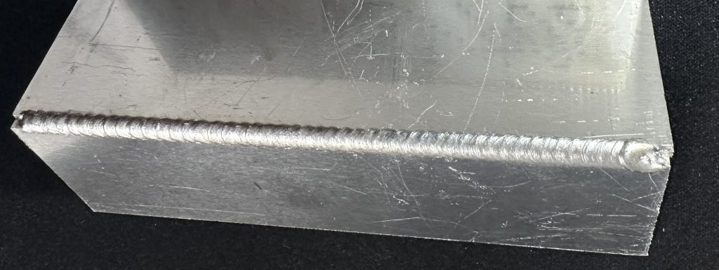Aluminium Laserhandschweißen Ecknaht optisch gut