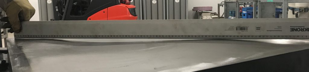 Verzug von Dünnblech richten